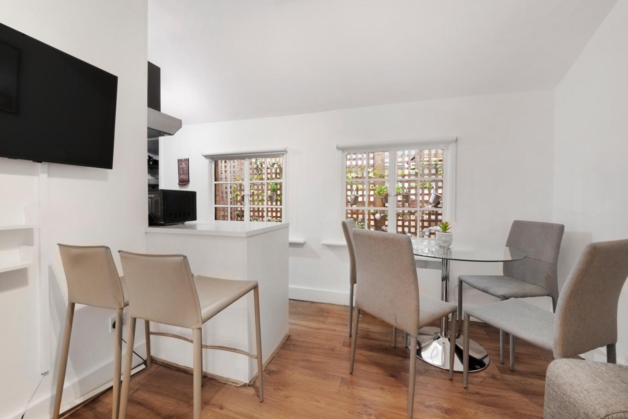 2 Bed Piccadilly Apartment 1 런던 외부 사진